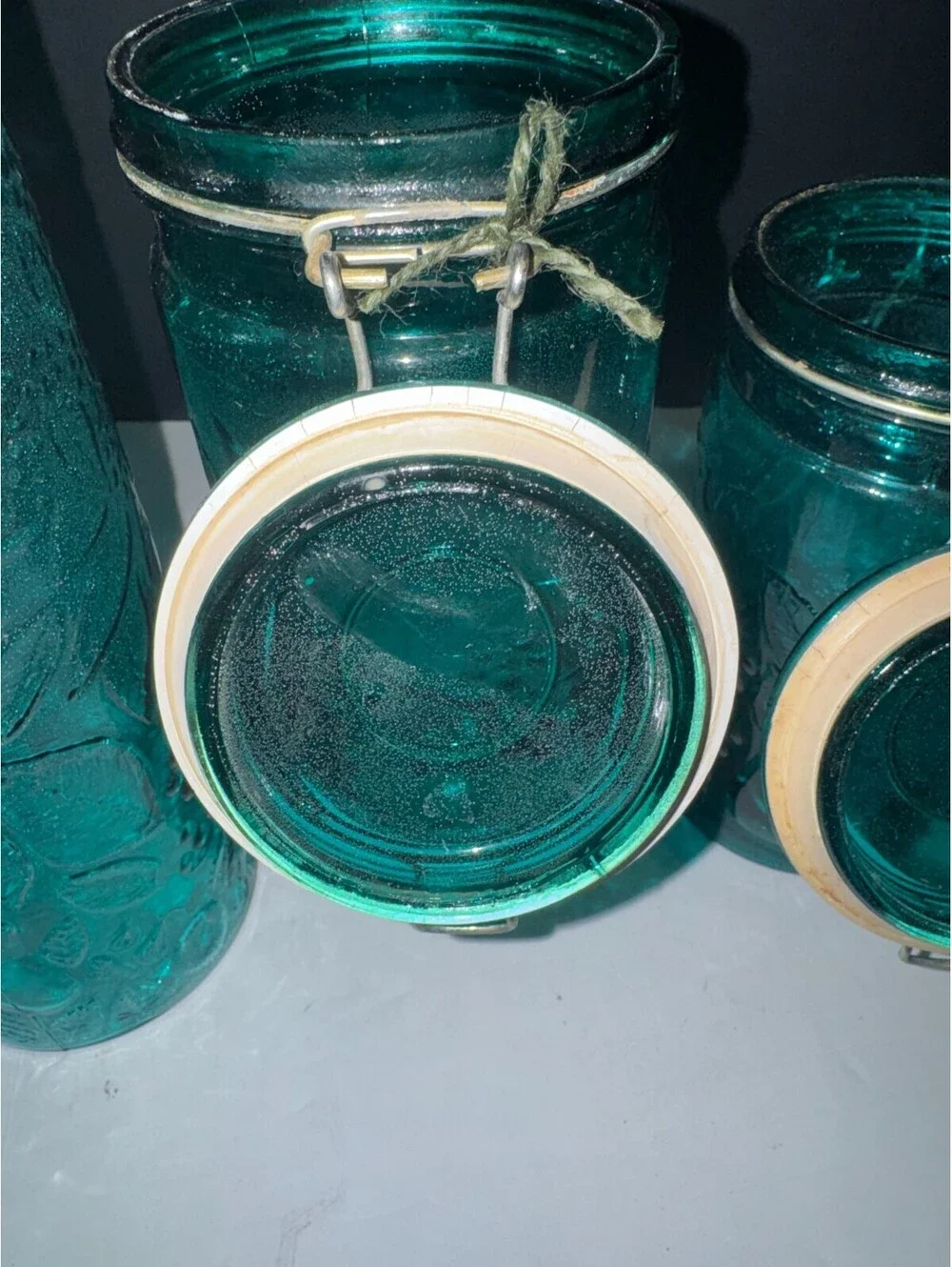 Vtg Mcm Emerald Green Fruit, Grape Design Glass Canister Set Wire Bail Lids 3pc